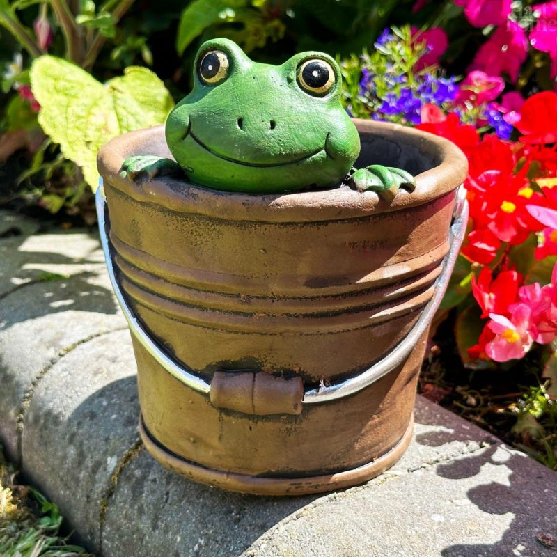 Rustic Cement Peeping Frog Pot | Darthome Garden Decor Garden Brown