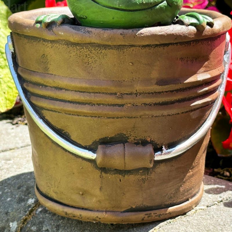 Rustic Cement Peeping Frog Pot | Darthome Garden Decor Garden Brown